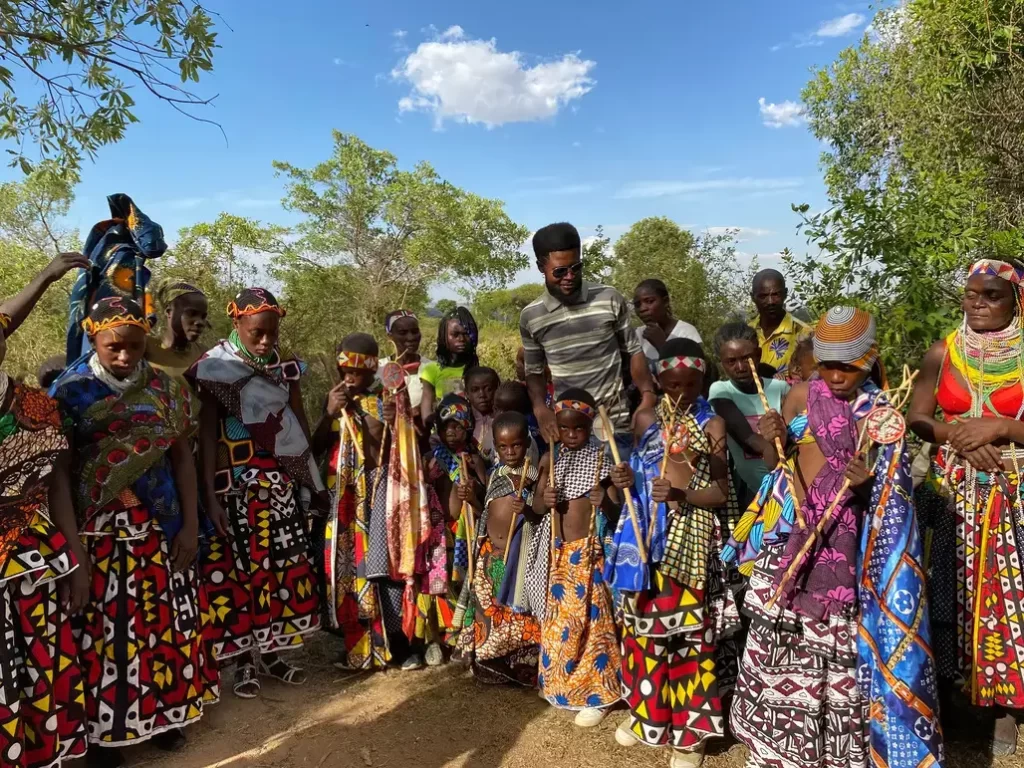 Mumuila tribe in a party