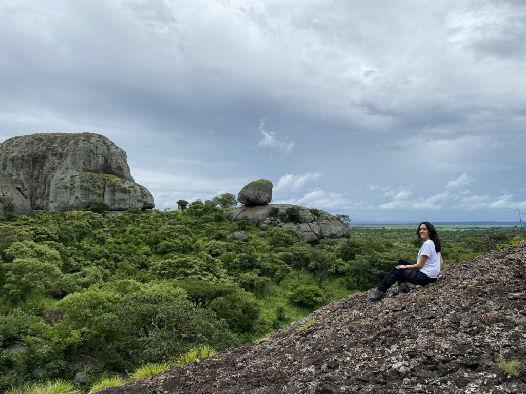 Constanza in pedras negras de pungo andongo